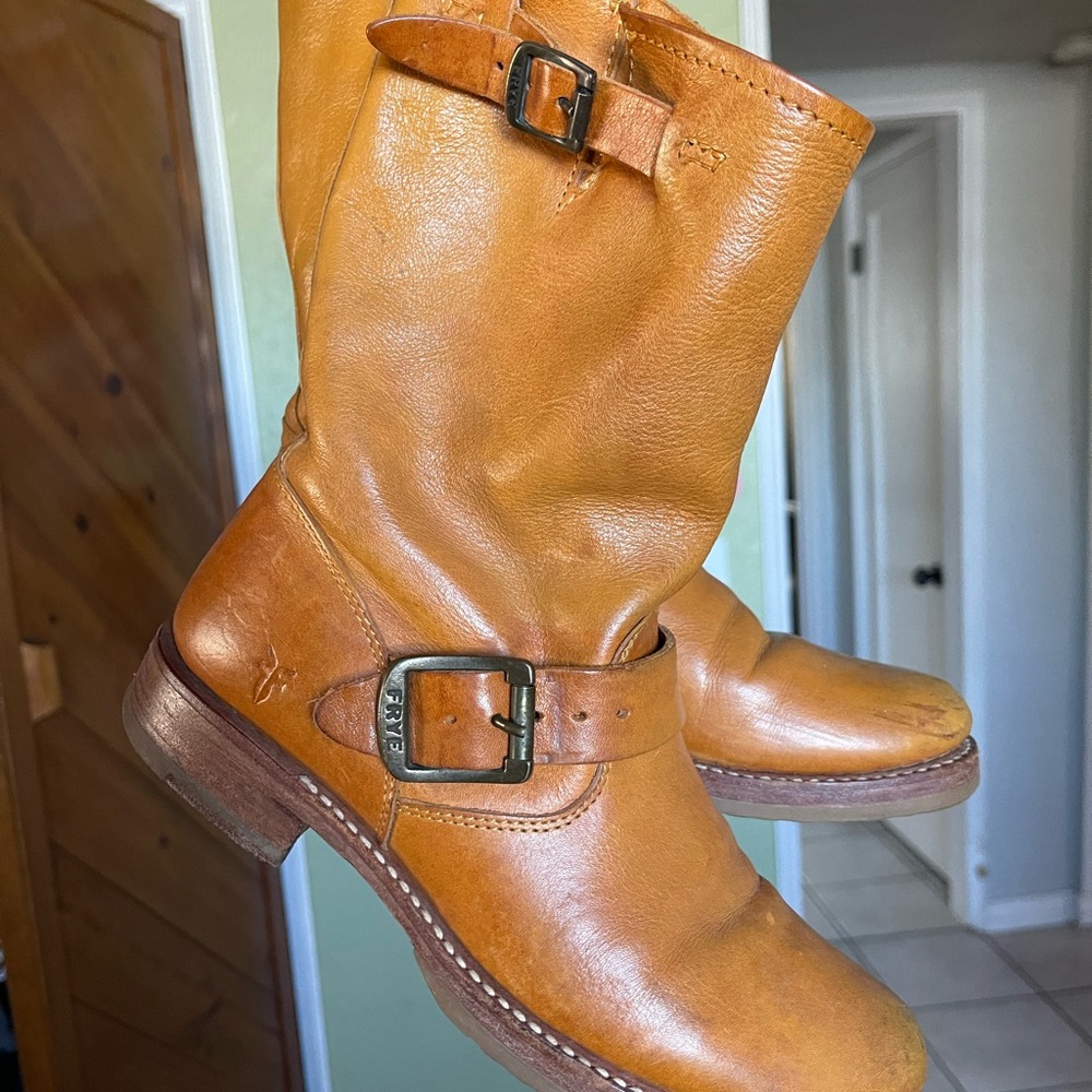 Tan Frye leather boots women’s 6